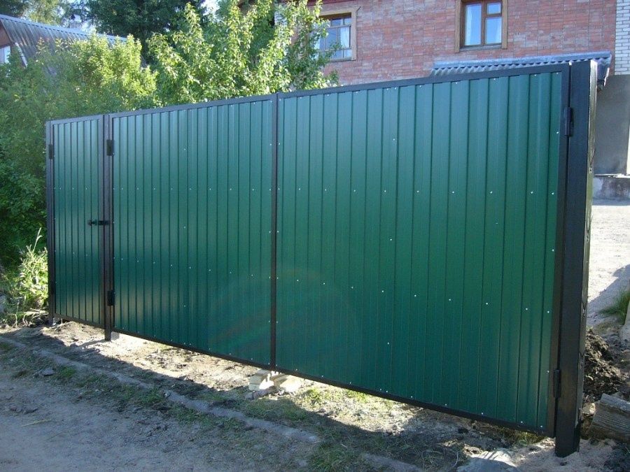 Ворота,Калитки из профнастила.элементы ковки.