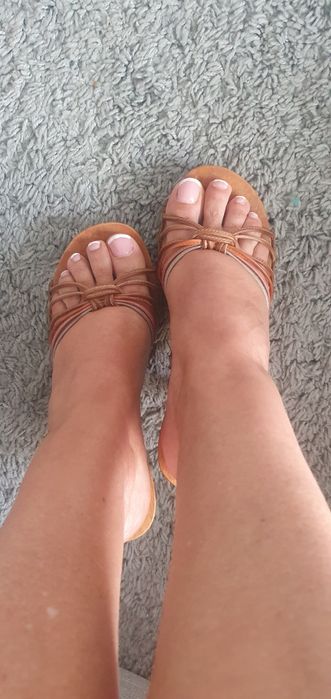 Sandálias Aldo salto alto nunca usadas