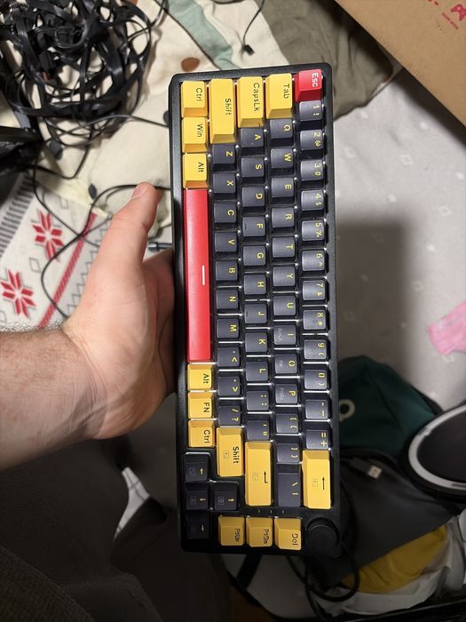 Krux atax 65 pro rgb wireless
