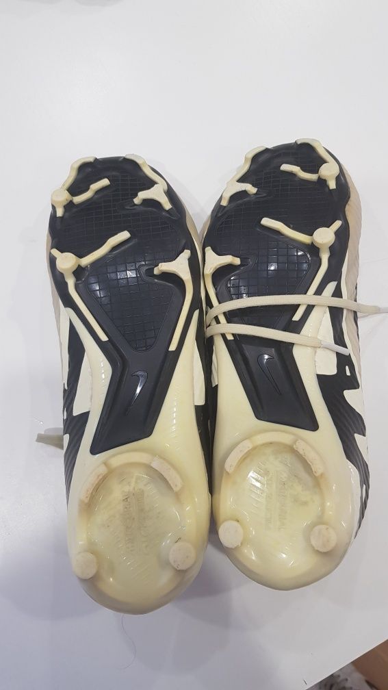 Vendo chuteiras Nike como novo.