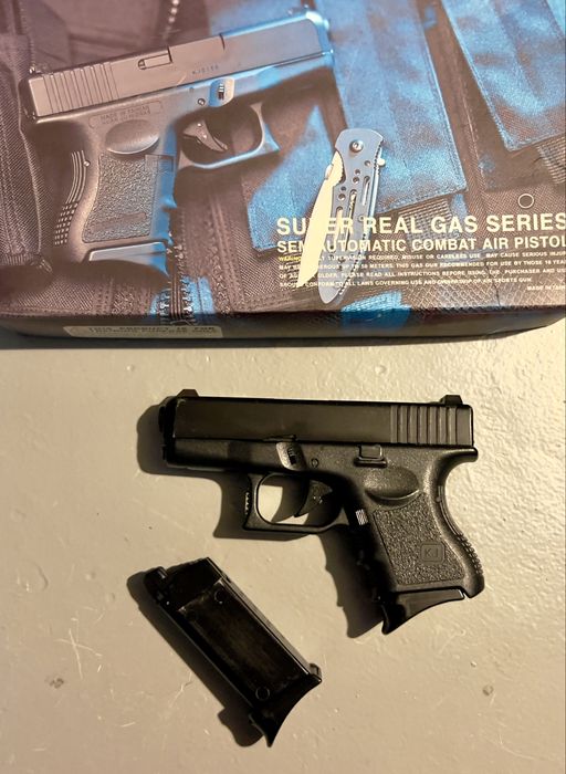 Replica de airsoft - Glock 26 da marca KJW
