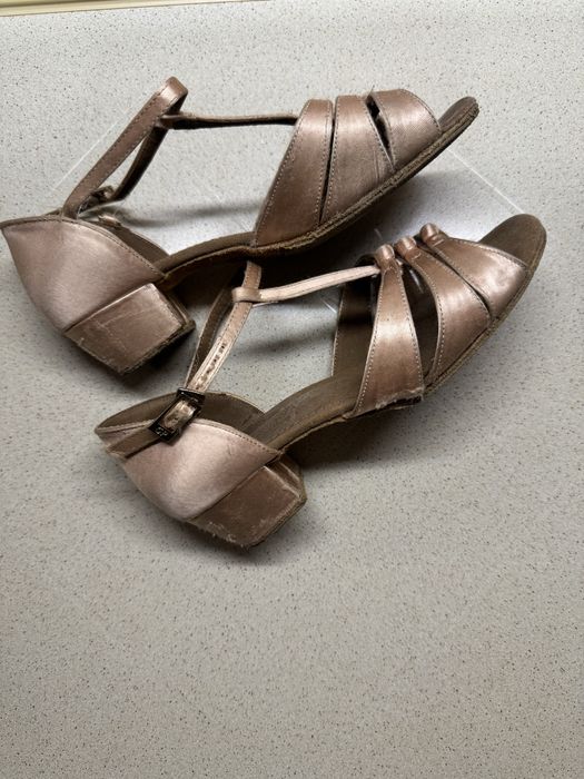 Дитячі туфлі для танцю