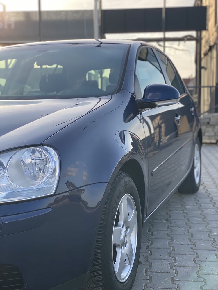 Volkswagen Golf 5. 1.6 MPI