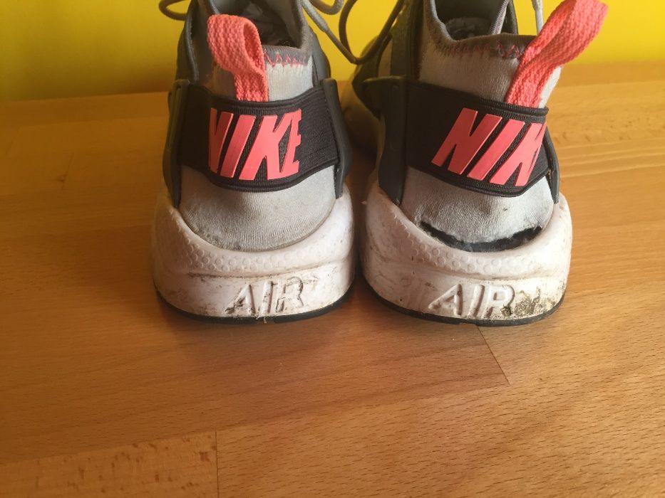 KA150 Nike Air Huarache Run Ultra GS 36,5
