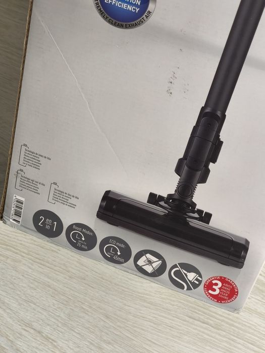 Aspirador vertical a bateria novo ler anúncio