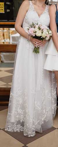 Suknia ślubna z odkrytymi plecami w stylu Boho na duży biust