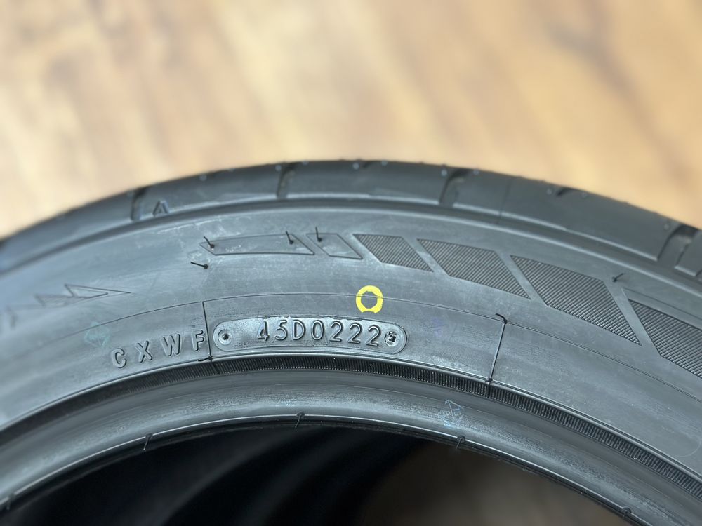 Нові літні шини Nitto NT555G2 255/45 R18 103Y