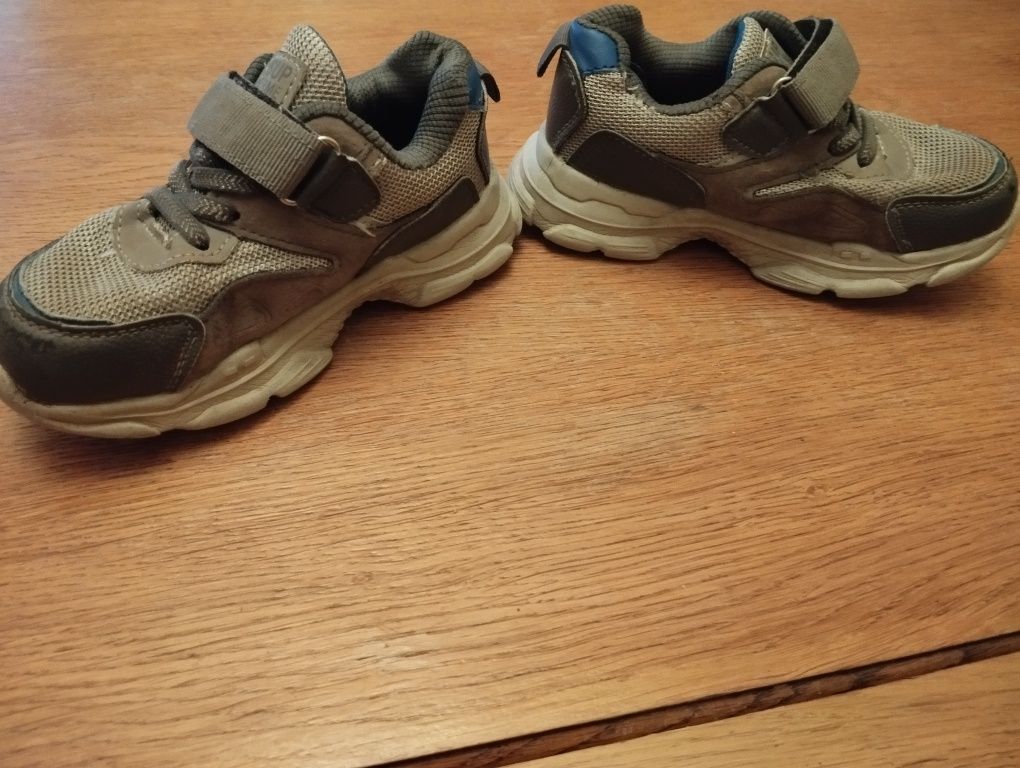 Szare adidasy na rzepy