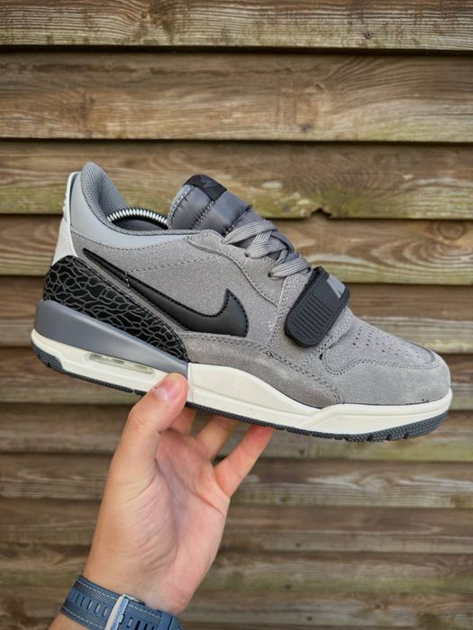 кросівки nike air jordan legacy 312