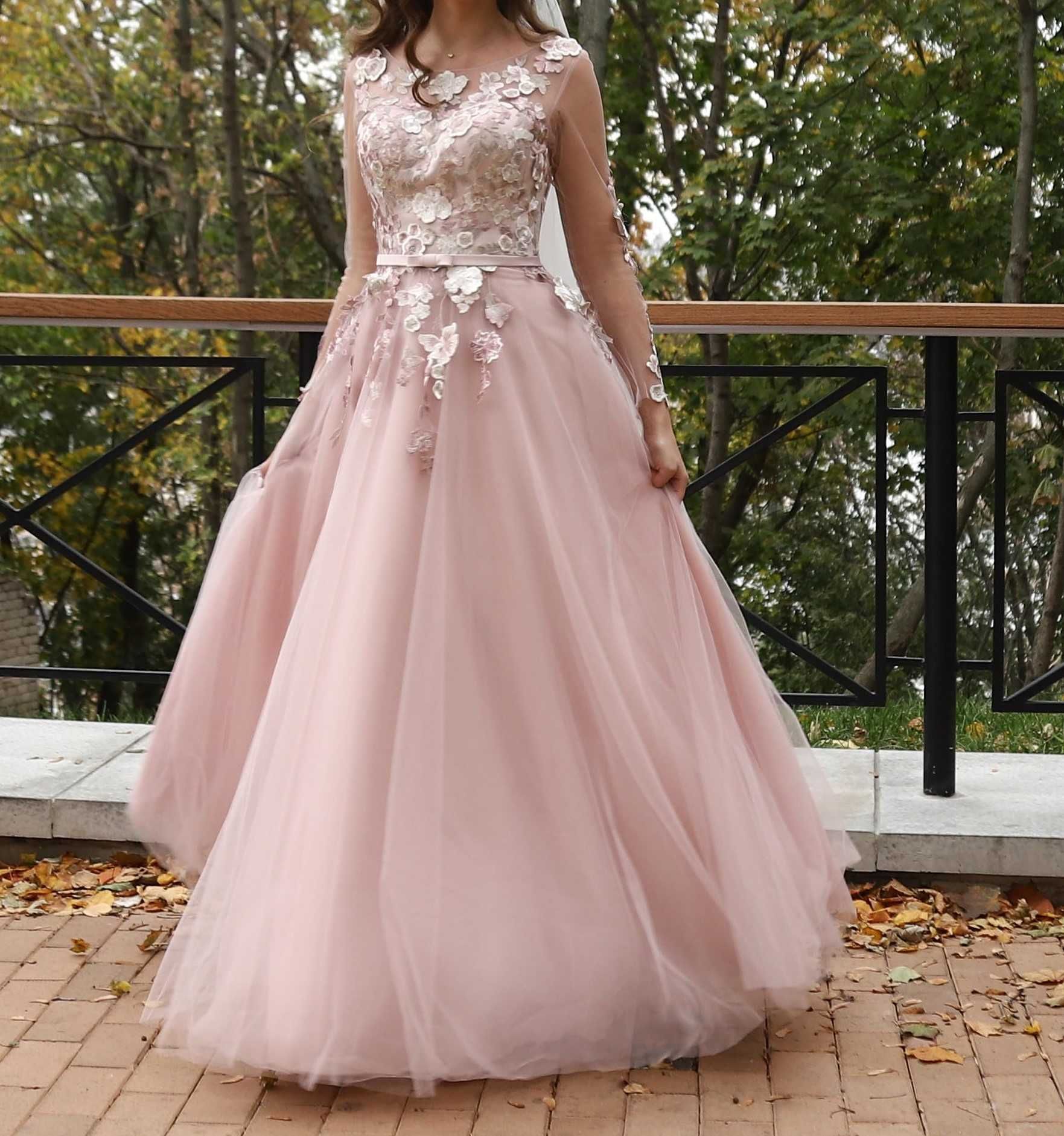 Випускна сукня розмір М\Выпускное платье нежно-розовое бохо