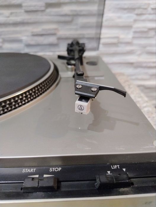 Японский виниловый проигрыватель C.E.C 8003