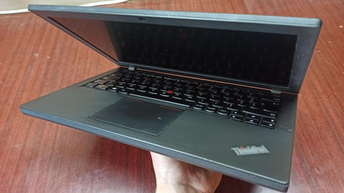 Lenovo Thinkpad x240 i5-4300u/8gb/120gb SSD,HD 14"