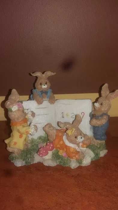 Zestaw 7 figurek na Wielkanoc i jajo ceramiczne z pojemnikiem
