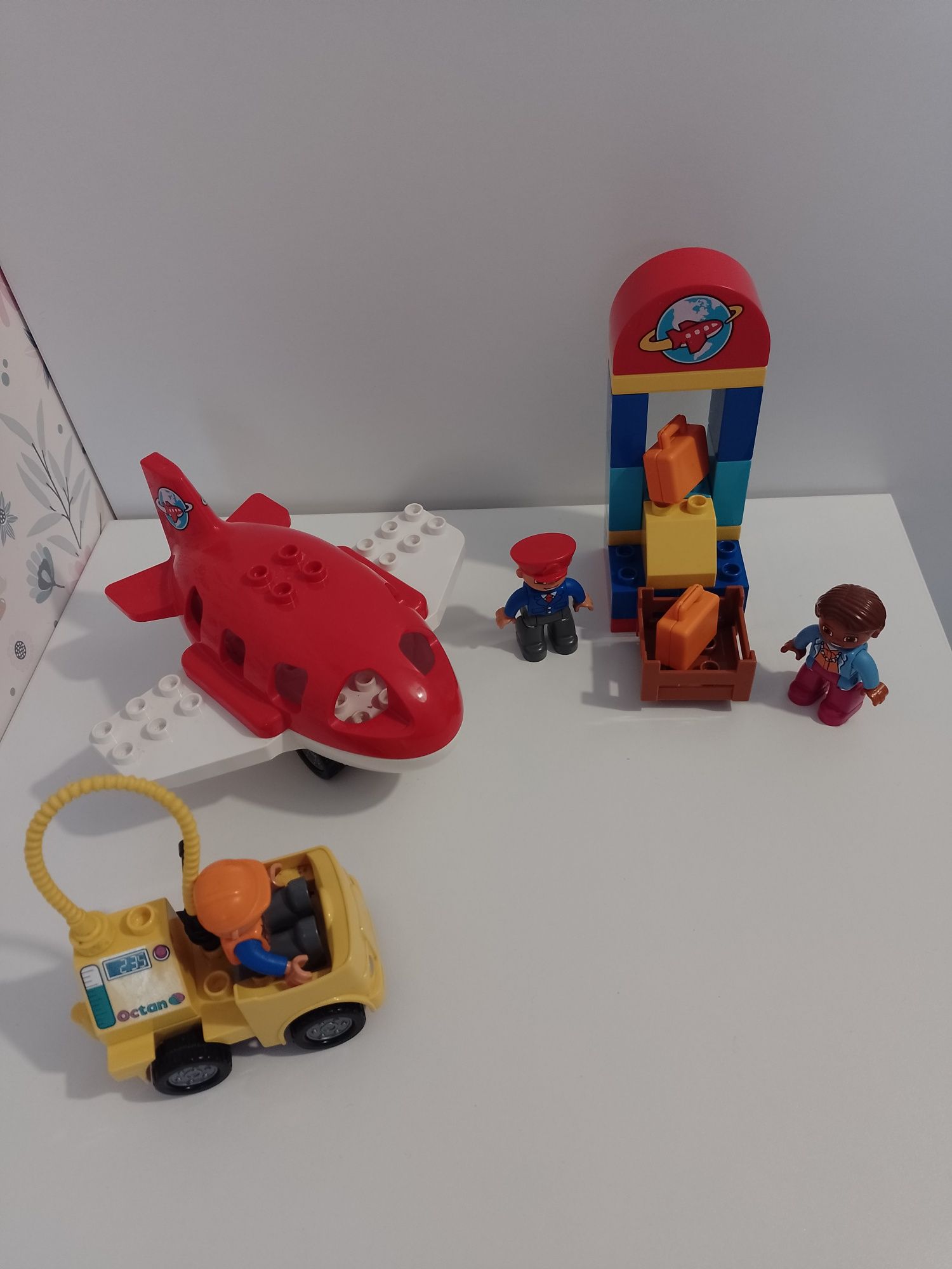 LEGO Duplo Lotnisko Samolot Auto Figurki