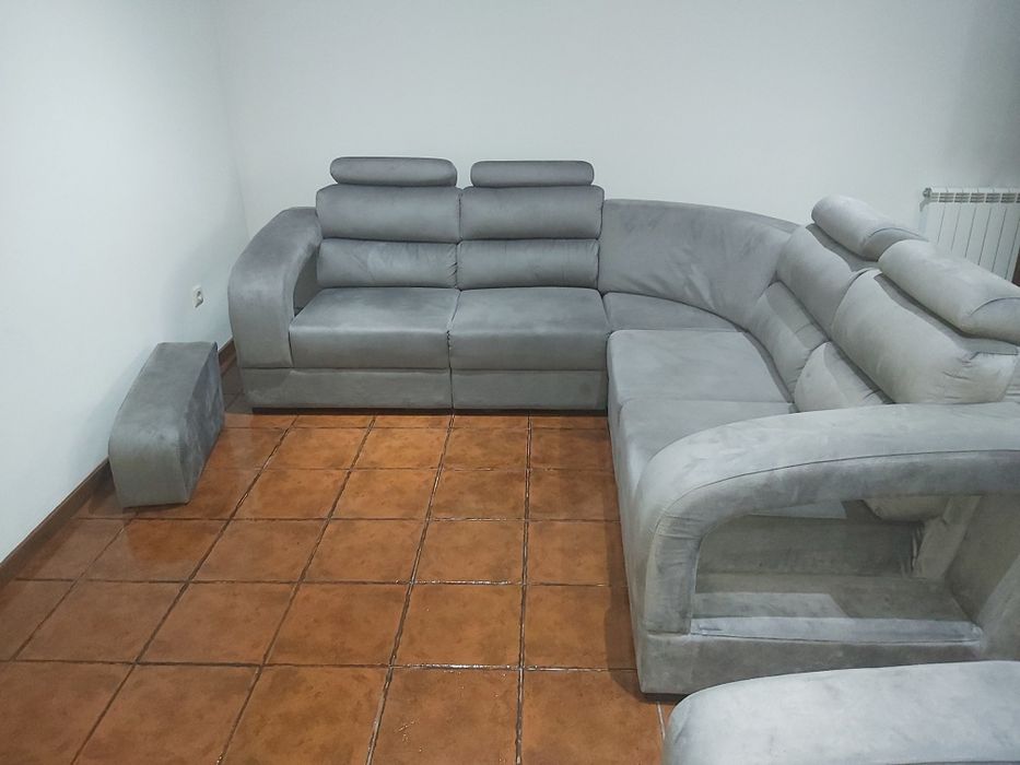 Sofá semi novo, sem marcas de uso