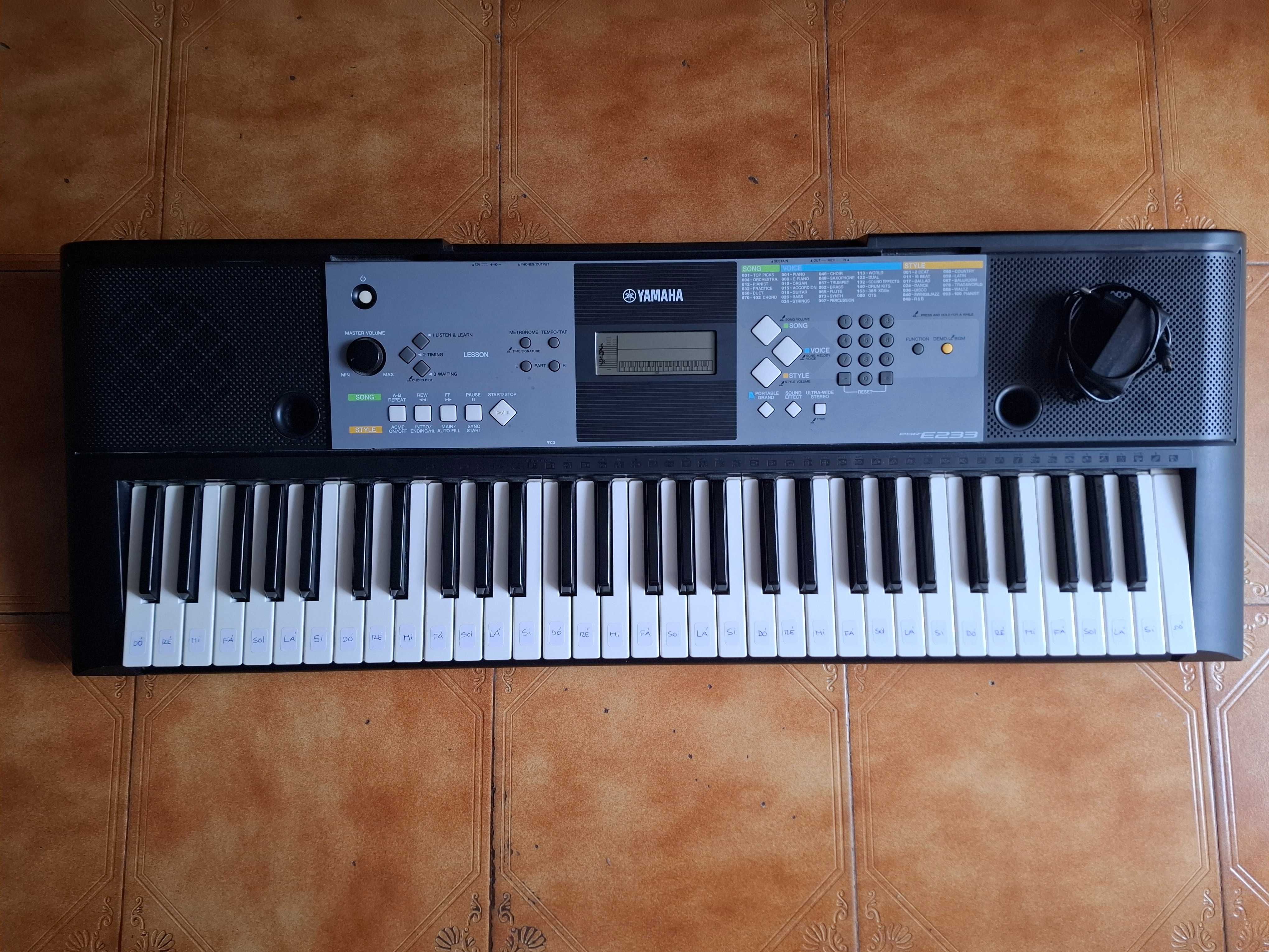 Teclado Yamaha em muito bom estado
