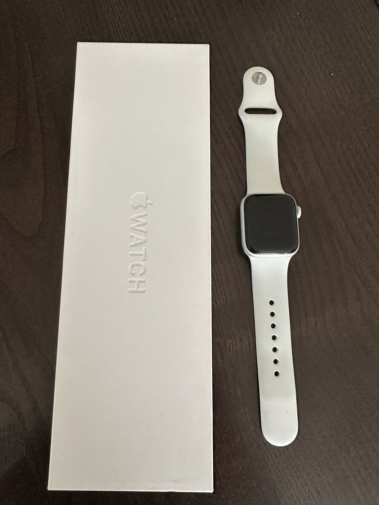 Apple watch 4 (40mm)