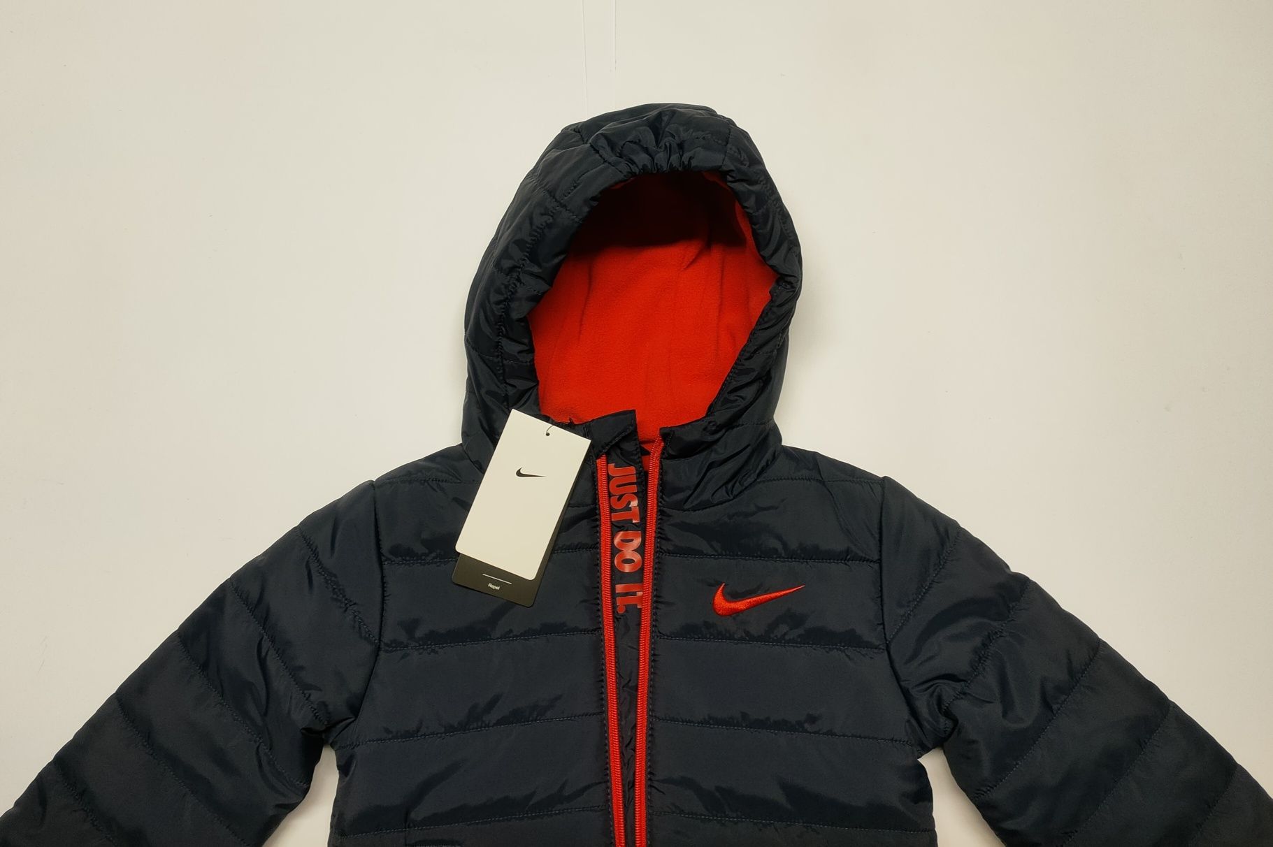 Kurtka Nike dziecięca czarna ocieplana z kapturem r 104-110 CM 4-5 YRS