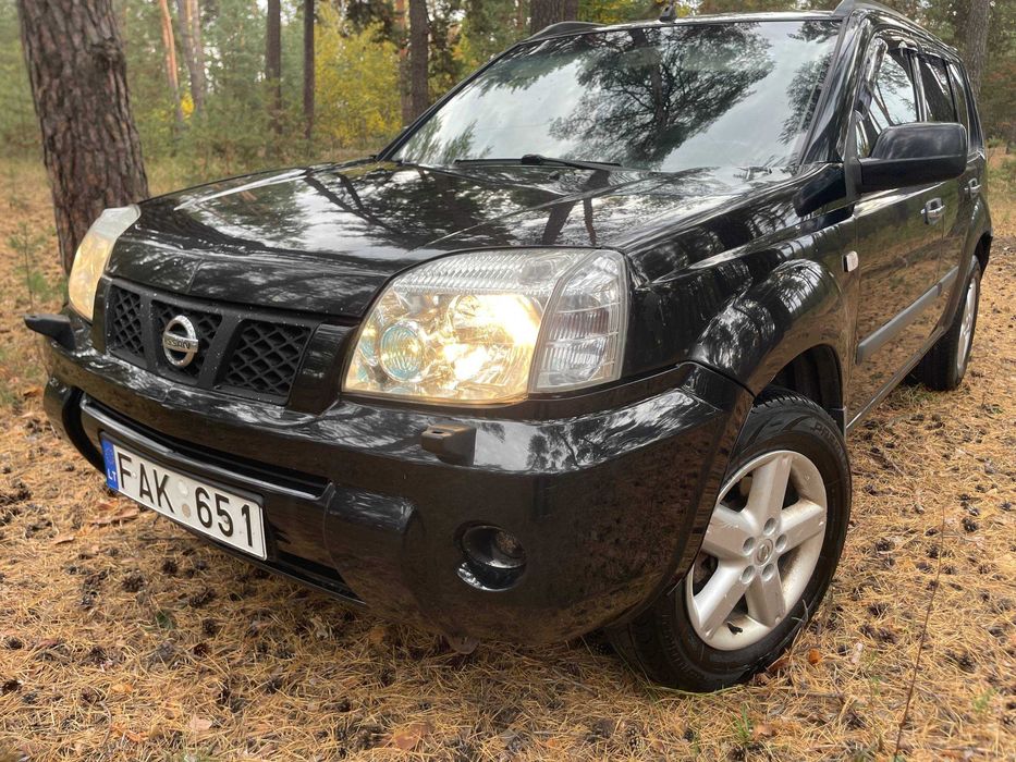 Позашляховик Nissan X-Trail 2.2 Дизель 4WD Повний привід 136 л.с.