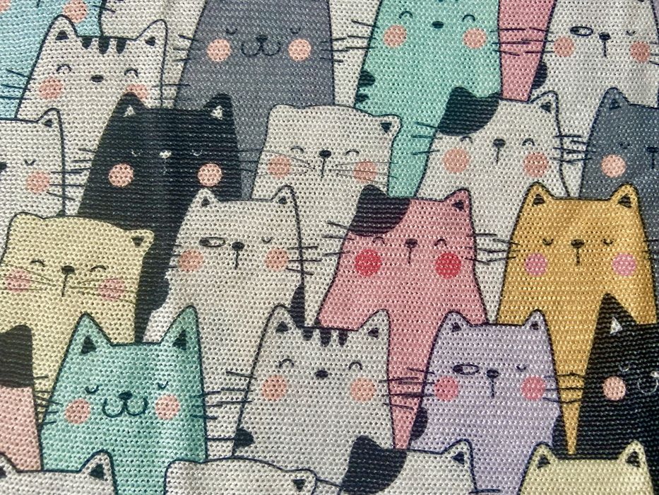 Cienki sweterek bluzeczka w koty