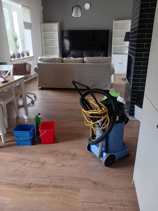 Firma sprzątająca  "CLEAN-SERVICE "