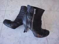 Botas Pretas Helsar