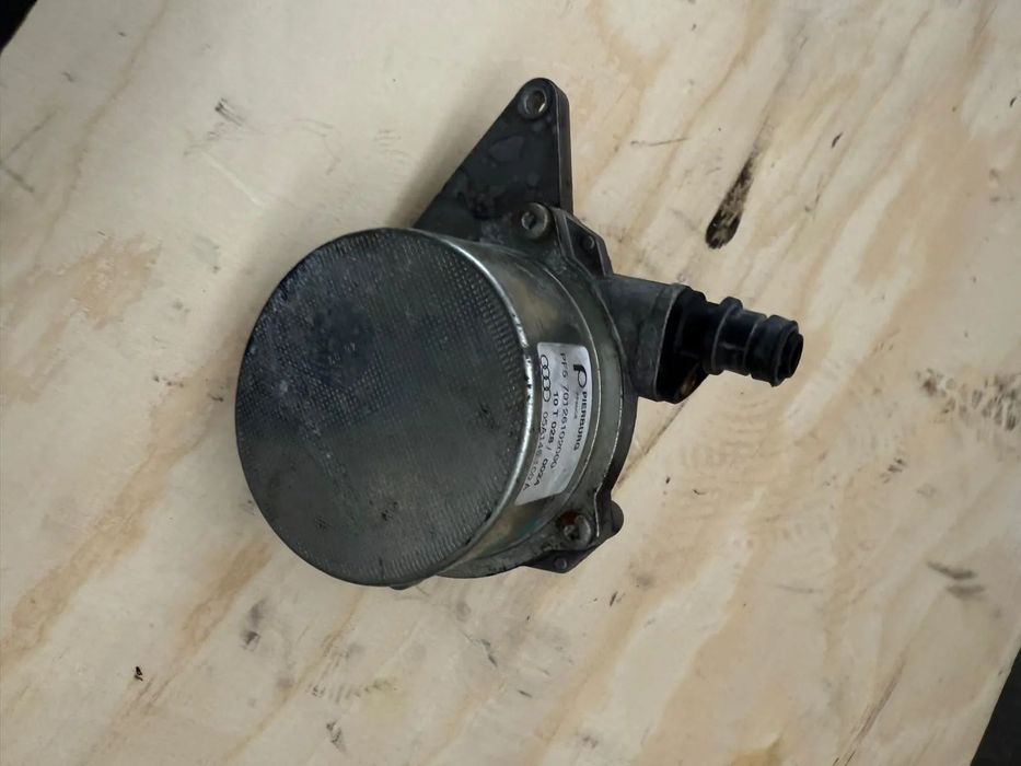 pompa vacum Audi Q7 v12 TDI 05A145100A