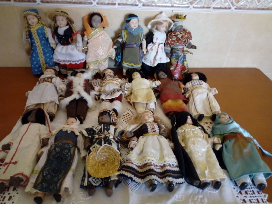 Coleção Bonecas Porcelana Mundo