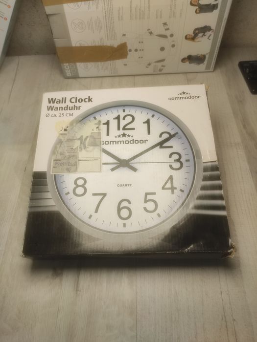 Zegar naścienny Commodor 25 cm
