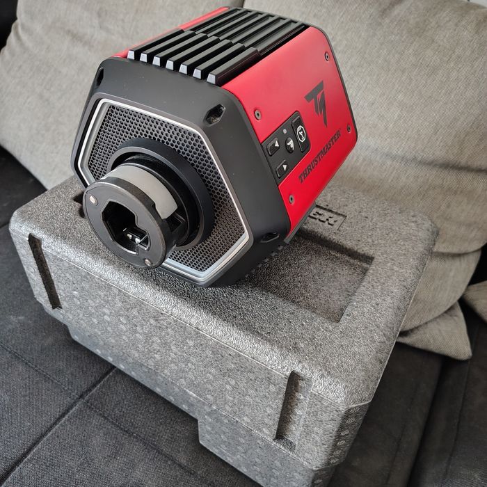 Baza Thrustmaster T818