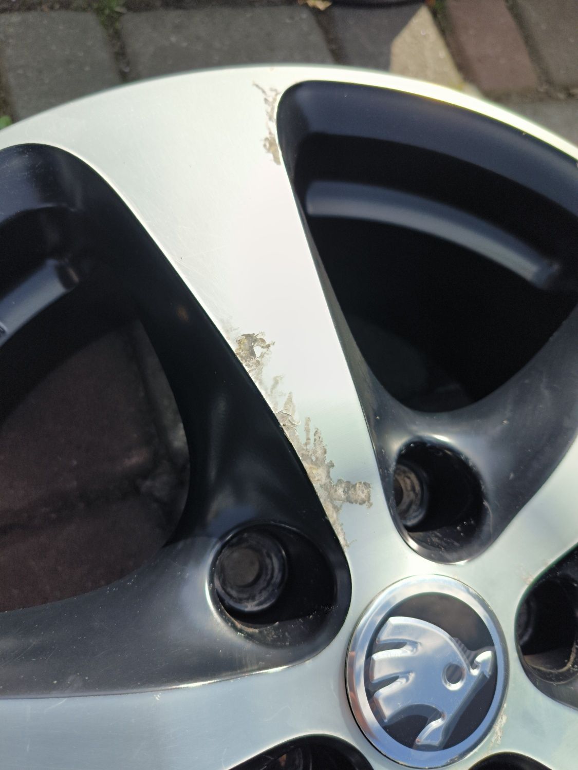 Felgi aluminiowe 16 Skoda Octavia II SuperB Kodiak Karoq 5x112
