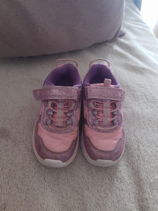 Świecące buty dziewczęce