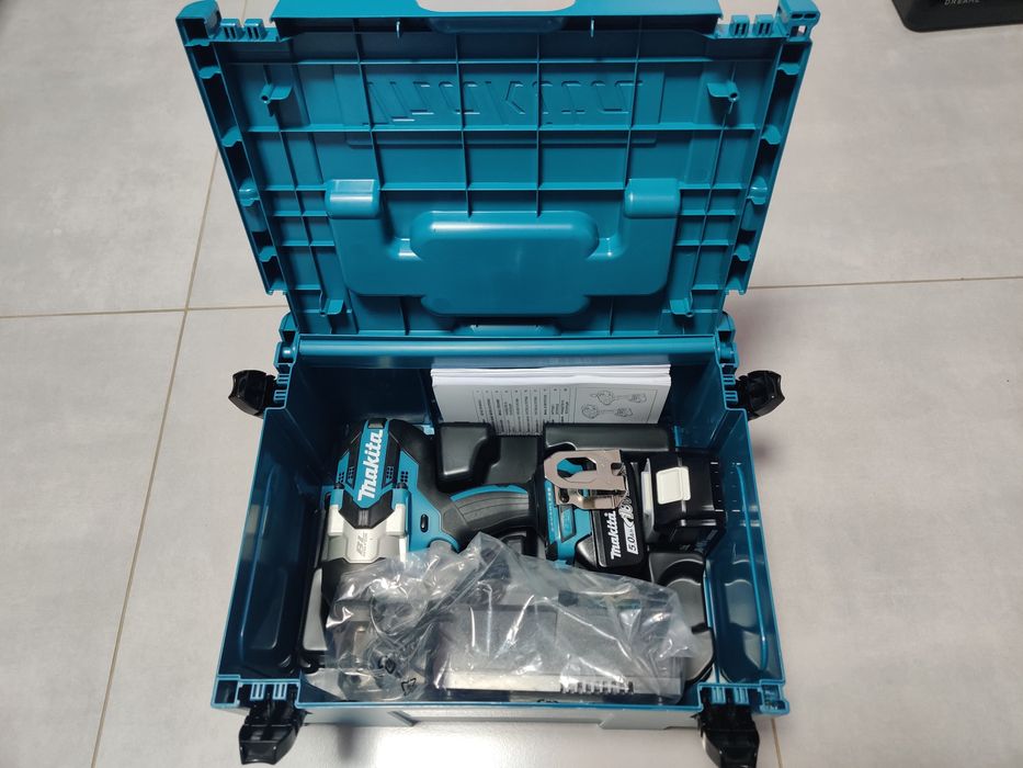 Аккумуляторный ударный гайковерт Makita DTW1001RTJ 3/4"