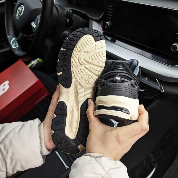 Чоловічі кросівки New Balance 1906R чорні