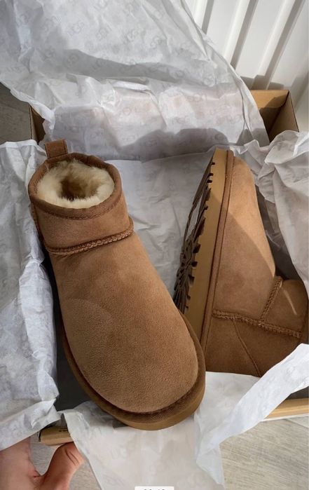 Australia UGG Ultra Mini (NEW IN BOX)