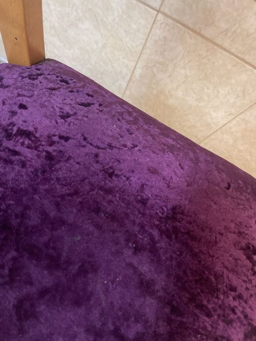 Cadeira de madeira Roxa