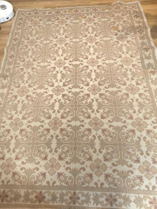 Tapetes de Arraiolos Ler anuncio