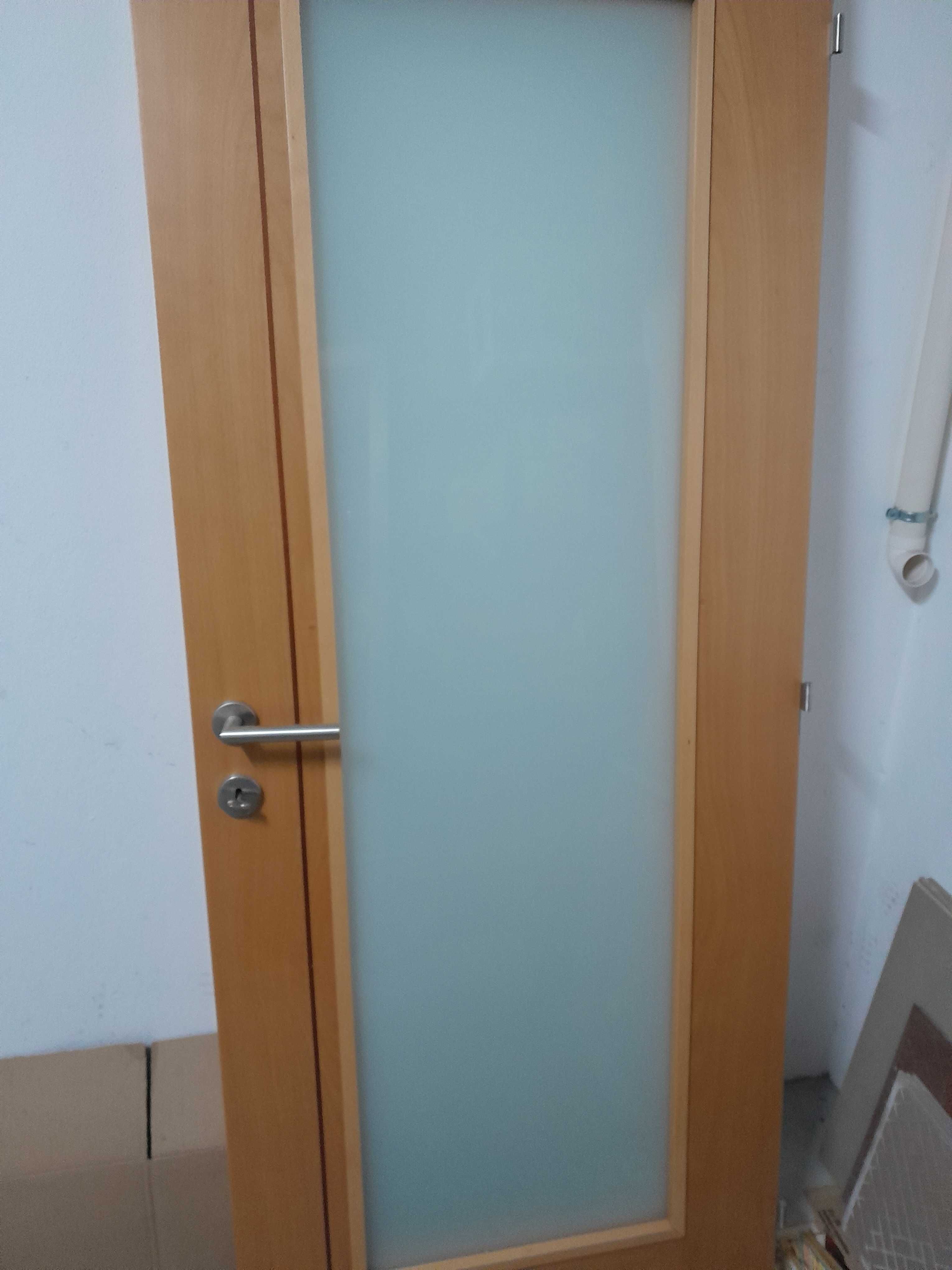 Porta interior madeira com vidro fosco