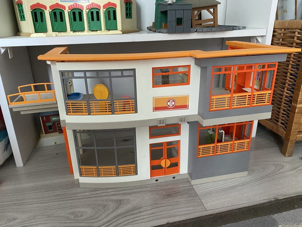 Duzy szpital playmobil
