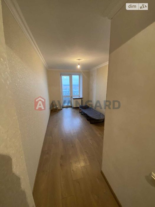 Продається нова чотири кімнатна квартира