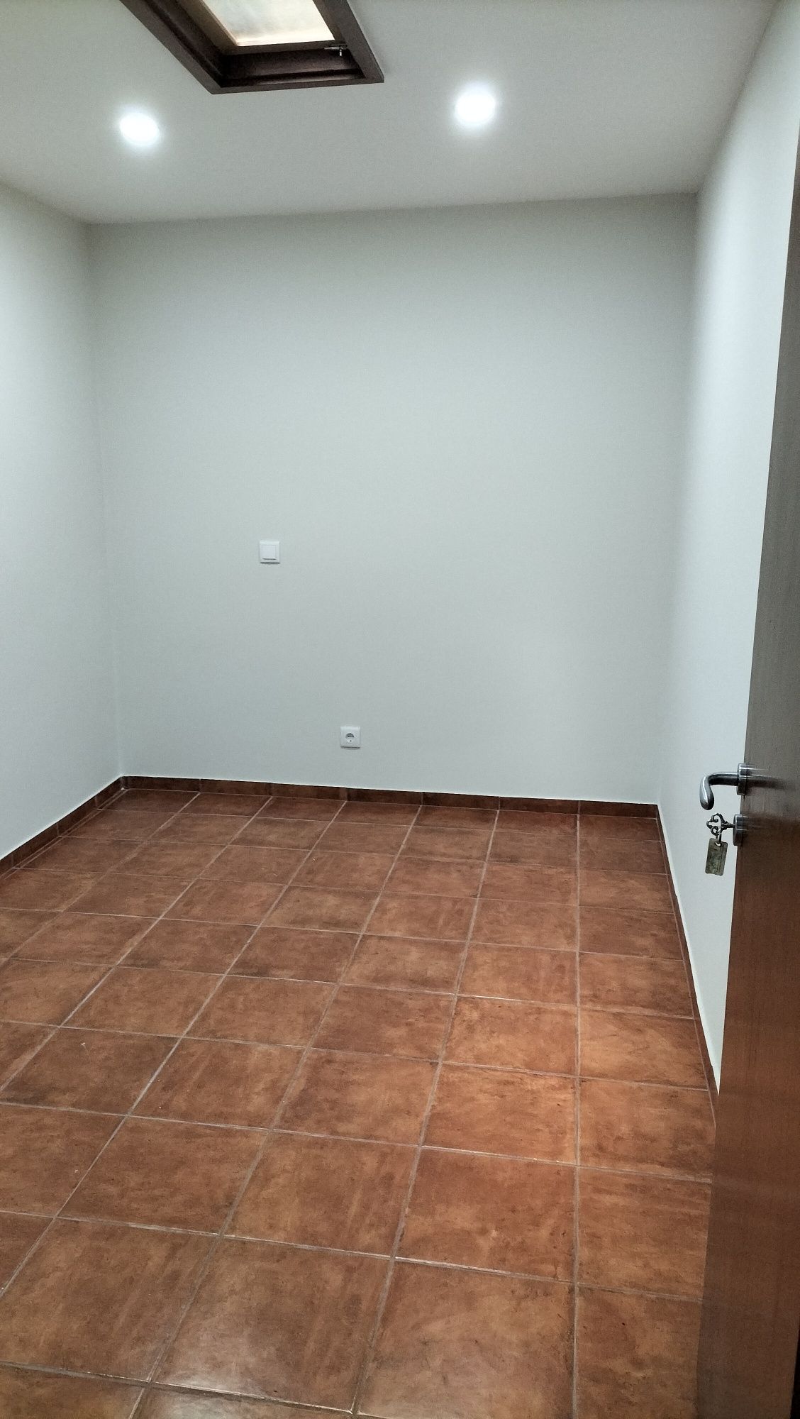Arrenda-se casa T2 Traseiras em Leça da Palmeira centro
