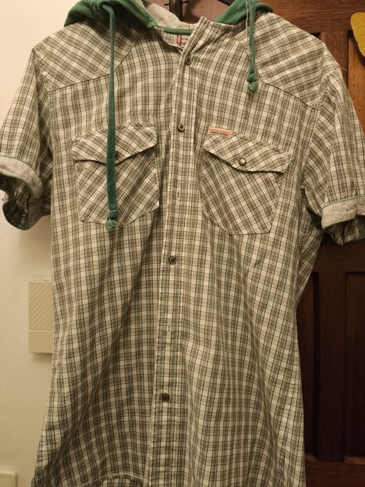 Camisa rapaz / homem com carapuço