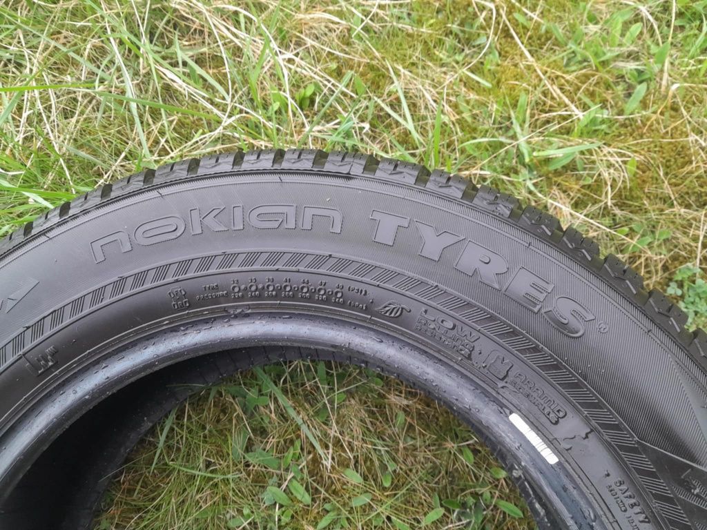 Opona opony 215x65 16R nokian tyres wr suw 4 suv 215 65 R 16