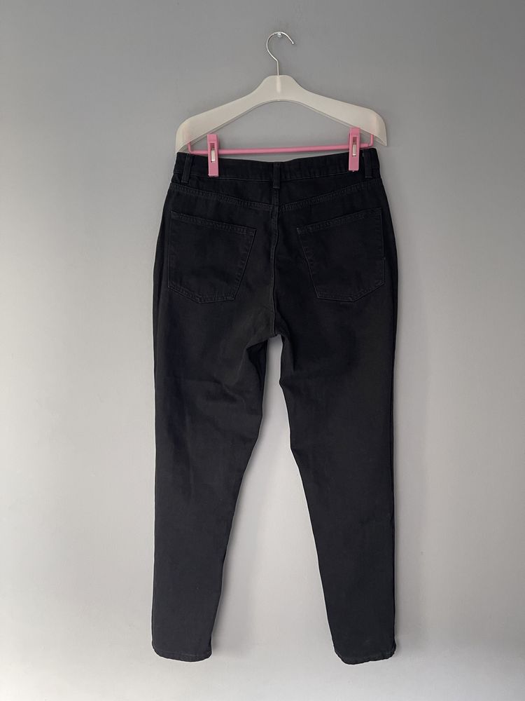 Czarne jeansy mom Topshop r. 42 / W32 L32