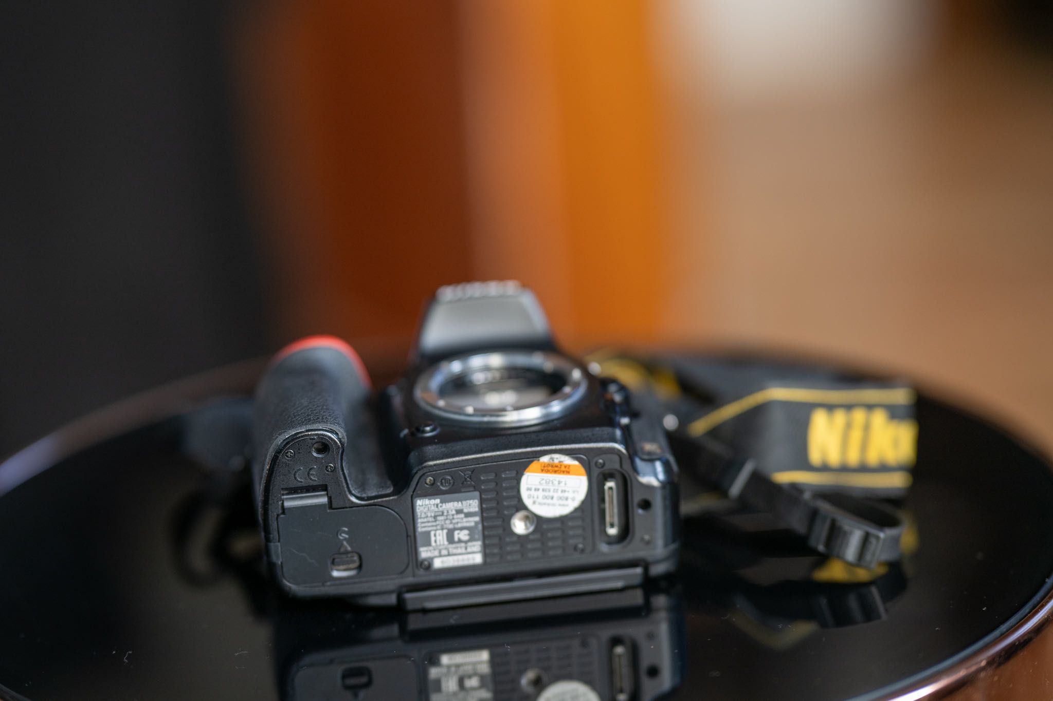 Nikon D750 + GRIP (klatka 87K)  3000zł