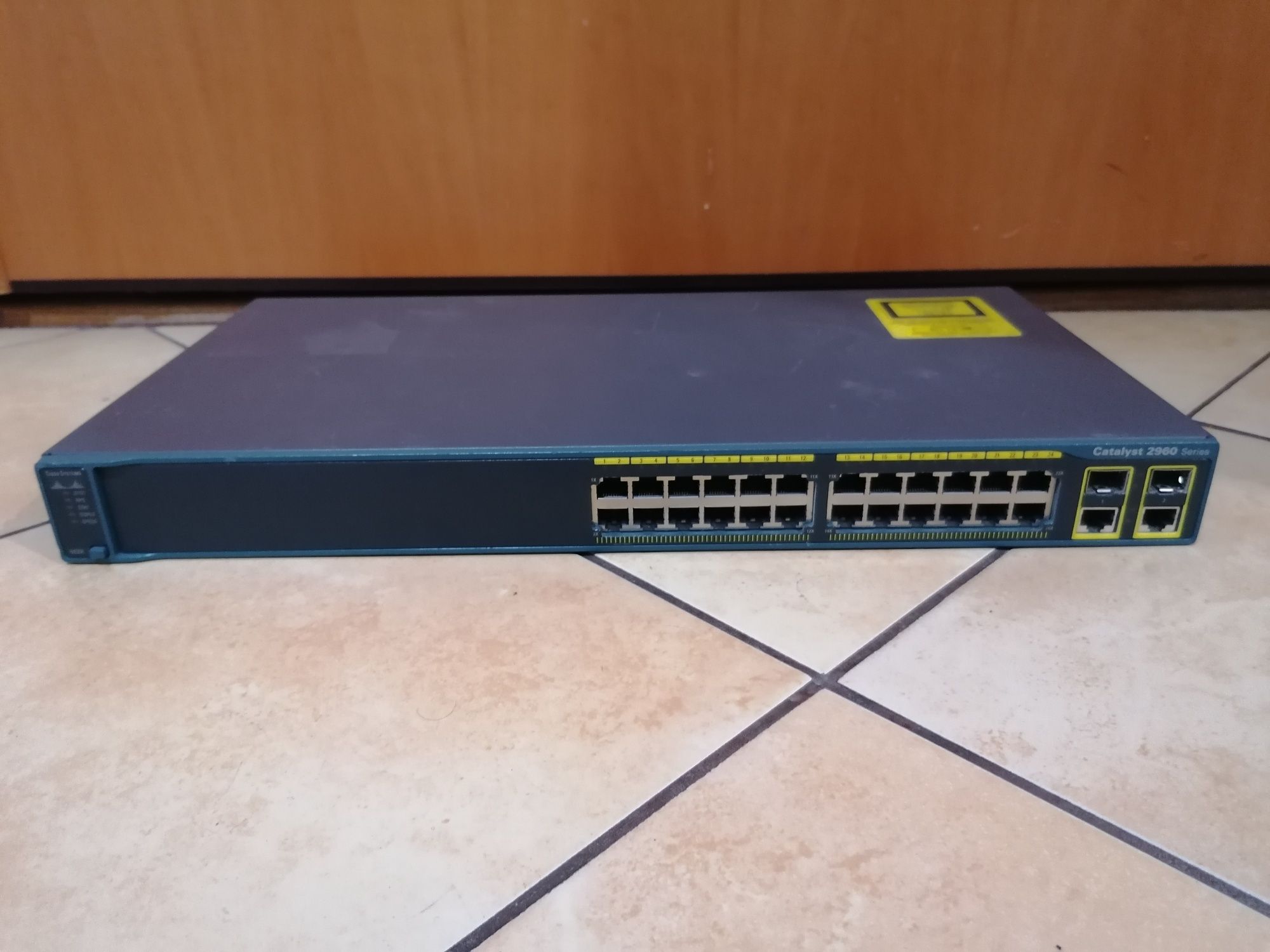Sprawny CISCO 2960 Switch Model WS-C2960-24TC-L