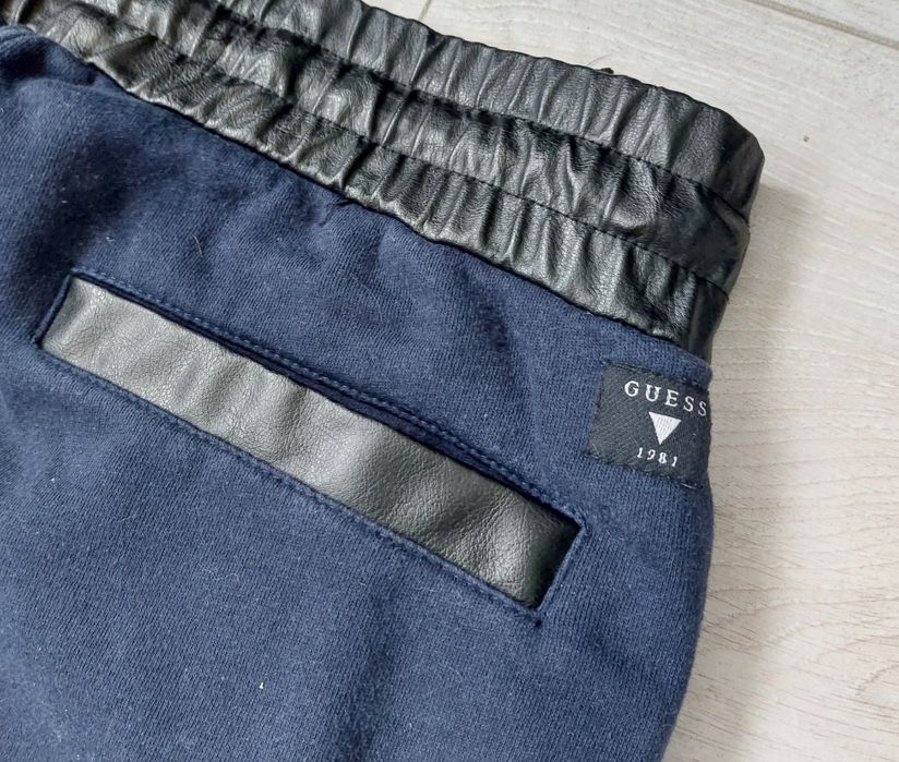 Spodnie damskie dresowe granatowe Guess M