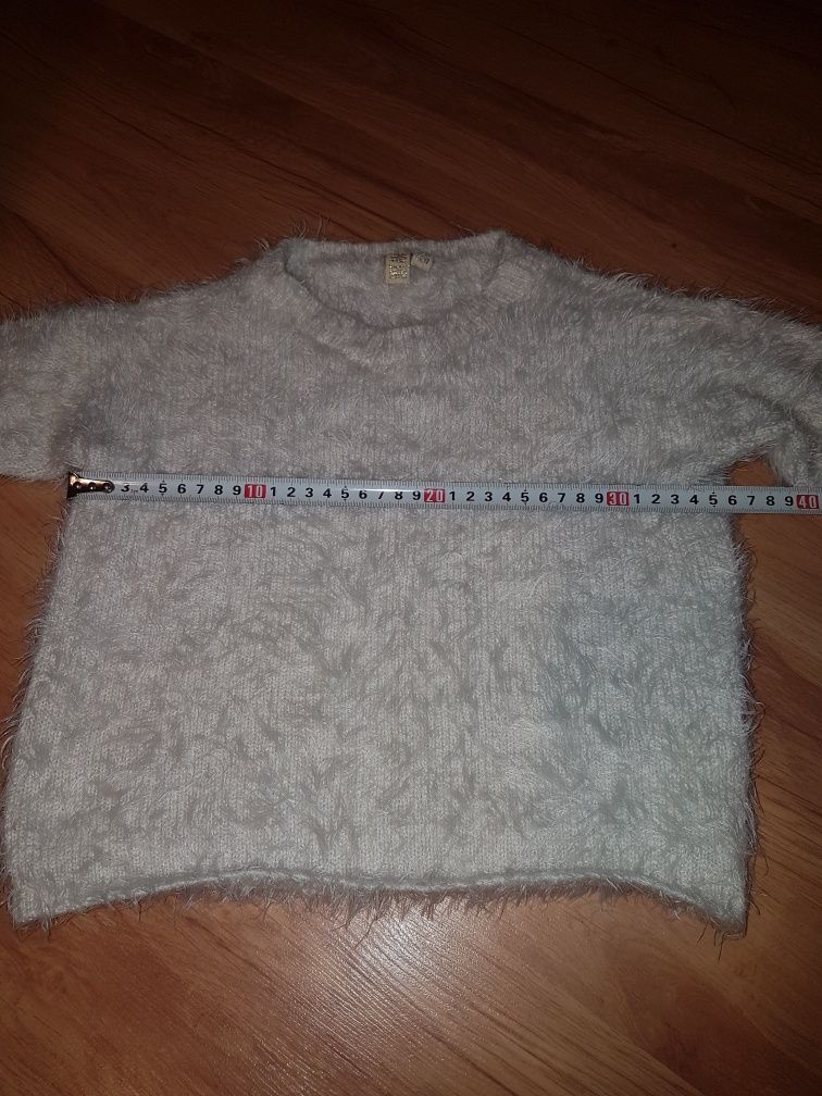 Sweterek dla dziewczynki 120