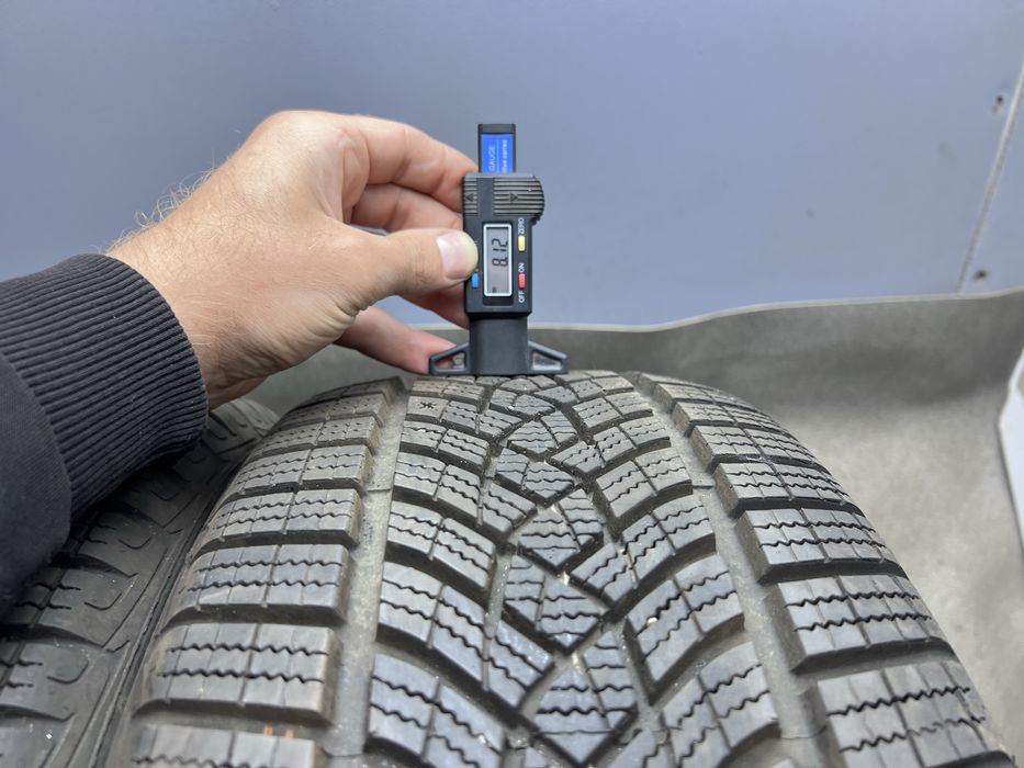 Шини 2024р 8мм як Нові зима 225 45 R18 Goodyear UltraGrip зимові пара