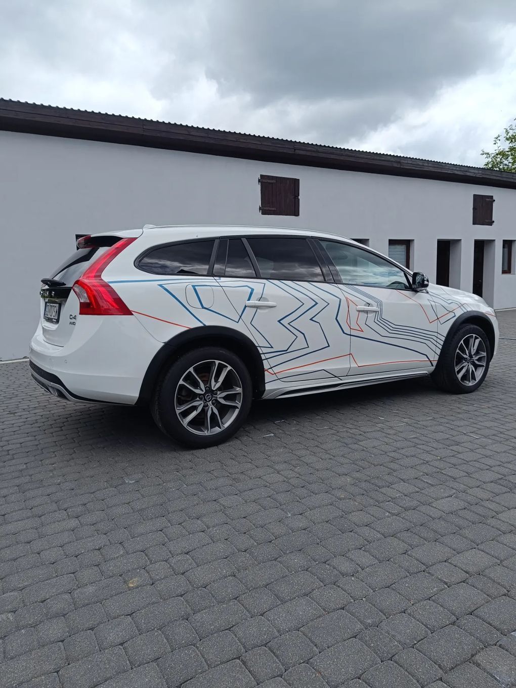 Volvo V60 Volvo V60 Cross Country D4 AWD